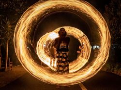 Foto Keren Malam Takbiran, Ada yang Bagai Aksi Doctor Strange