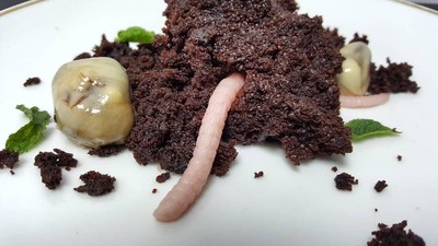 Dessert Ini Persis Sabun, Cacing hingga Tanah Sungguhan