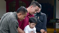 Jan Ethes juga sempat bermain di beberapa sudut Keraton (Foto: Muchlis Jr - Biro Sekretariat Presiden).