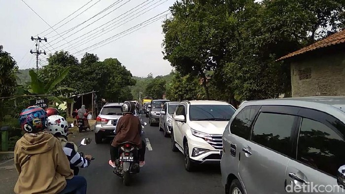 Arus Lalin Tegal-Purwokerto di Brebes Mulai Padat