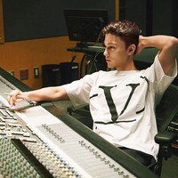 Liam merupakan produser musik muda yang kerap berbagi aktivitasnya di unggahan Instagram kepada 8.800 lebih pengikutnya. Foto: Instagram @liam_nikuro