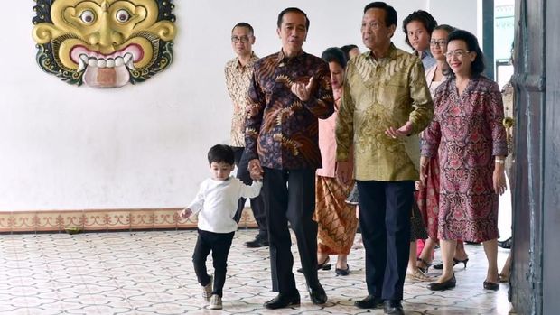 Di Yogya, Jokowi, Jan Ethes Habiskan Waktu Libur Bersama