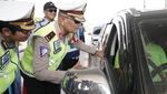 Potret Kakorlantas Buka One Way Arus Balik Sepanjang 344 KM