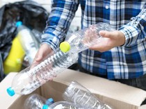 Video: Kala Alun-alun Bogota Jadi Lautan Botol Plastik