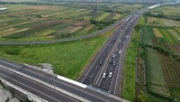 Arus lalu lintas di tol Pejagan-Pemalang terpantau lancar.