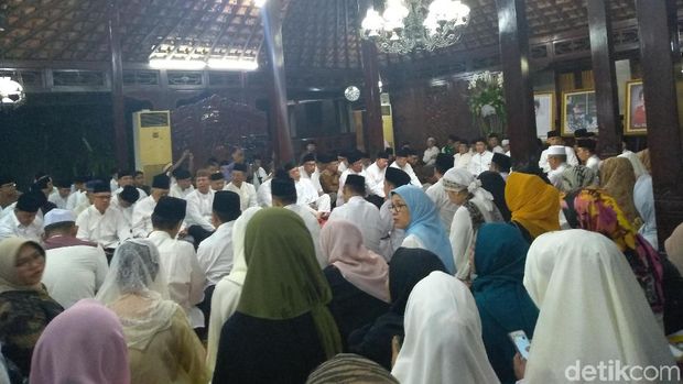 Keluarga SBY menggelar tahlilan tujuh hari meninggalnya Ani Yudhoyono, Jumat (7/6/2019)