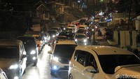 Kendaraan yang melintas di Jalur Selatan Nagreg menuju Garut-Tasikmalaya mengalami lonjakan pada Kamis (6/6/2019) malam.