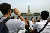 Turis China di Patung Liberty (AFP)
