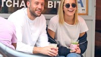 Ini dia tunangan aktris yang akan segera memasuki usia 28 tahun itu. Jennifer dan Cooke Maroney resmi bertunangan pada 12 Mei lalu di New York City, Amerika Serikat. Foto: Felipe Ramales