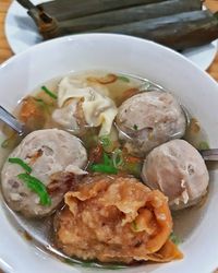 Bosan Opor dan Rendang? Yuk, Jajan Bakwan Malang yang Gurih Segar!