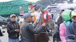 Foto: Saat Tangkuban Perahu Jadi Lautan Manusia