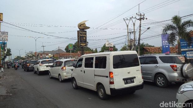 Polisi Antisipasi Kemacetan Pantura Cirebon Imbas One Way di Tol