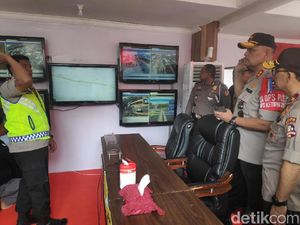 Pantau Arus Balik di Nagreg, Kakorlantas Soroti Keberadaan Pasar-Rel Kereta