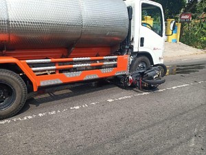 Perawat Posyan Lebaran di Mojokerto Tewas Tertabrak Truk Tangki Air