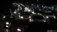 Meski arus balik sudah mulai terjadi sejak hari ini, banyak juga warga yang baru mudik ke arah Garut atau Tasikmalaya. Volume kendaraan juga disebut meningkat ke sejumlah objek wisata.