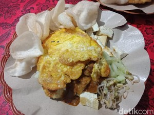 Uenak Poll! Tahu Tek Plus Telur Khas Blitar Racikan Cak Runi