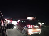 Kemacetan di contraflow Tol Cikampek arah Jakarta