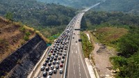 Kendaraan yang didominasi para pemudik.