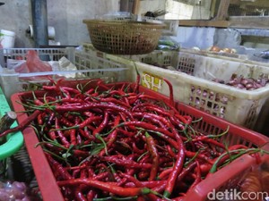Dicek Wamendag, Harga Cabai Merah Keriting di Pekanbaru Naik Dikit