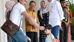 Melihat Akrabnya Jokowi dan Jan Ethes Beli Batik di Pasar Beringharjo