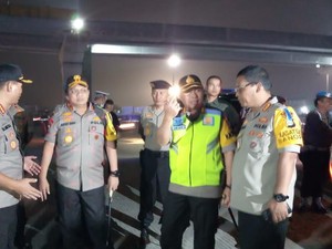 Kapolda Metro Tinjau Sterilisasi Tol Cikampek untuk One Way ke Jakarta