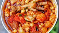 Ceker ayam jadi pelengkap paling favorit. Lembut dan gurihnya rasa ceker dijamin bikin ketagihan. Sluurp! Foto: Instagram