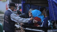 Pihaknya terus mengingatkan kepada masyarakat agar tidak menggunakan mobil bak terbuka mengingat mobil tersebut hanya diperuntukkan untuk angkutan barang.