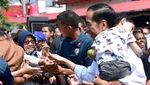 Melihat Akrabnya Jokowi dan Jan Ethes Beli Batik di Pasar Beringharjo