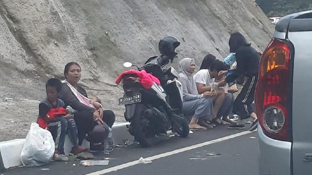 Sudah 12 Jam di Jalan, Bambang Terjebak Macet Parah Cipanas Arah Puncak Bogor