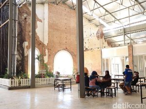 Ada Bekas Pabrik Gula yang Jadi Rest Area Kekinian di Brebes