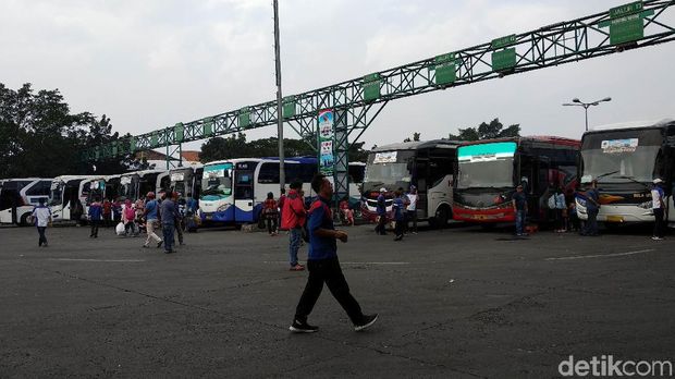 Besok, 14 Ribu Penumpang Diprediksi Balik Dari Terminal Leuwipanjang