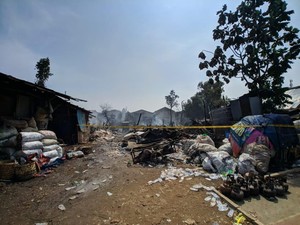 Lapak Pemulung di Pasar Minggu Terbakar, Korban Mengungsi ke Tenda
