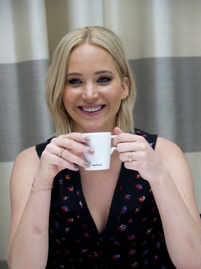 Menang penghargaan Oscars dan Golden Globes, Jennifer Lawrence ternyata tidak pernah sekolah akting. Kemampuannya berakting semata-mata karena passion-nya di dunia akting. Debut akting pertamanya adalah serial komedi berjudul The Bill Engvall Show. Foto: Getty Images