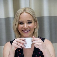 Menang penghargaan Oscars dan Golden Globes, Jennifer Lawrence ternyata tidak pernah sekolah akting. Kemampuannya berakting semata-mata karena passion-nya di dunia akting. Debut akting pertamanya adalah serial komedi berjudul The Bill Engvall Show. Foto: Getty Images