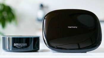 Ingat dulu kita sering menempelkan catatan belanja di kulkas atau lemari dapur. Sekarang, dengan home hubs seperti Alexa atau Google Home, kita punya asisten virtual yang membantu mengingatkan. Asisten ini bahkan bisa mematikan lampu, menyesuaikan temperatur ruangan, membacakan resep masakan, dan masih banyak lagi. Foto: via Brainberries