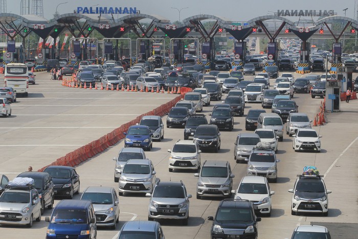Kementerian Perhubungan memprediksi puncak arus balik terjadi pada H+4 Lebaran. Yuk, intip suasana arus balik di Tol Cipali.