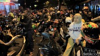 Sebelumnya, situasi arus balik di kawasan perkotaan Garut, Jawa Barat, juga terpantau macet. Kendaraan di perkotaan mengarah Bandung mengular hingga 5 kilometer ke pusat kota.