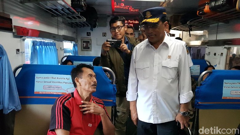 Menhub: Penumpang Kereta Api Tahun Ini Naik 10% Jadi 3,6 Juta Menhub: Penumpang Kereta Api Tahun Ini Naik 10% Jadi 3,6 Juta