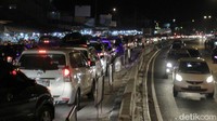 Sebelumnya, situasi arus balik di kawasan perkotaan Garut, Jawa Barat, juga terpantau macet. Kendaraan di perkotaan mengarah Bandung mengular hingga 5 kilometer ke pusat kota.