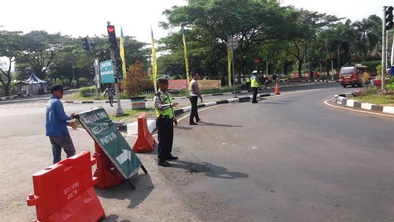 Imbas Peningkatan Pengunjung, Lalin Kawasan TMII Dialihkan Imbas Peningkatan Pengunjung, Lalin Kawasan TMII Dialihkan