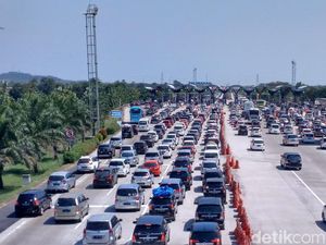 Bebaskan Kemacetan, Gerbang Tol Perlu Dihilangkan?