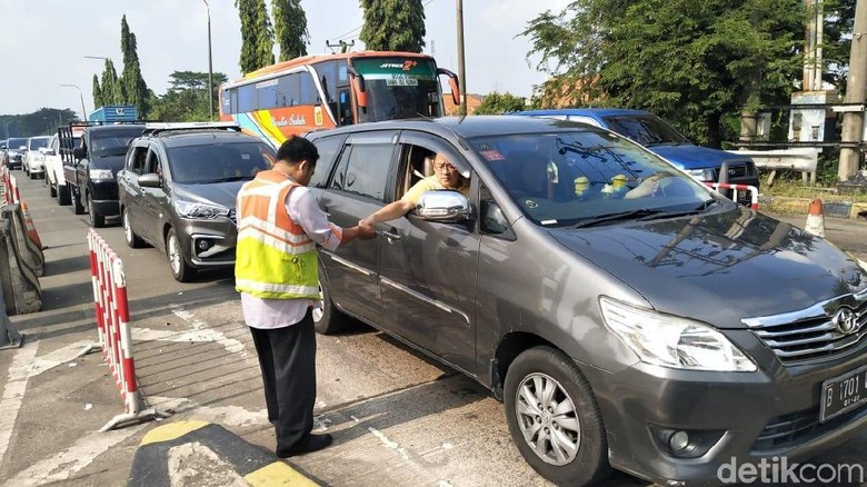H+4 Lebaran, 125 Ribu Kendaraan Melintas di Tol Tangerang-Merak H+4 Lebaran, 125 Ribu Kendaraan Melintas di Tol Tangerang-Merak