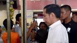 Melihat Jokowi Belanja: Jan Ethes Digendong, Gibran-Kaesang Bawa Belanjaan