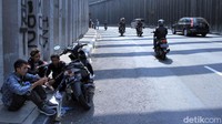Hasby mengajak kepada pengendara untuk tertib berlalu lintas dan mematuhi imbauan petugas di lapangan. Kami mohon masyarakat mengerti dan berhati-hati karena tempatnya menarik, namun bisa menjadi berbahaya, ujarnya.