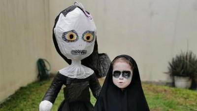 Hiii.. Ada Bocah Dandan ala Valak di Pesta Ulang Tahunnya