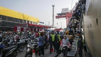 Ada sekitar 1.542 peserta yang ikut serta dalam program mudik balik gratis sepeda motor tersebut. Mereka berangkat dari Semarang menuju Jakarta menggunakan KM Dobonsolo.