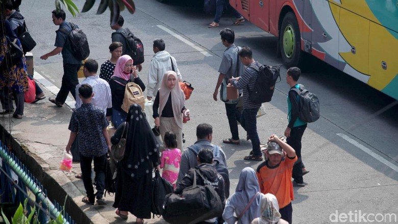 Kembali ke Jakarta Kembali ke Jakarta