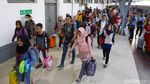 Sore Ini Ribuan Pemudik Tiba di Stasiun Pasar Senen