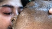 Ini adalah momen terakhir Dewi Perssik bersama sang ayah yang ia bagikan di Instagram. Foto: Instagram Dewi Perssik