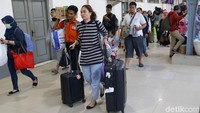 Sejak 26 Mei 2019 hingga hari ini PT KAI sudah memberangkatkan sebanyak 381.572 pemudik dari Stasiun Pasar Senen dan sekitar 300.098 pemudik dari Stasiun Gambir.